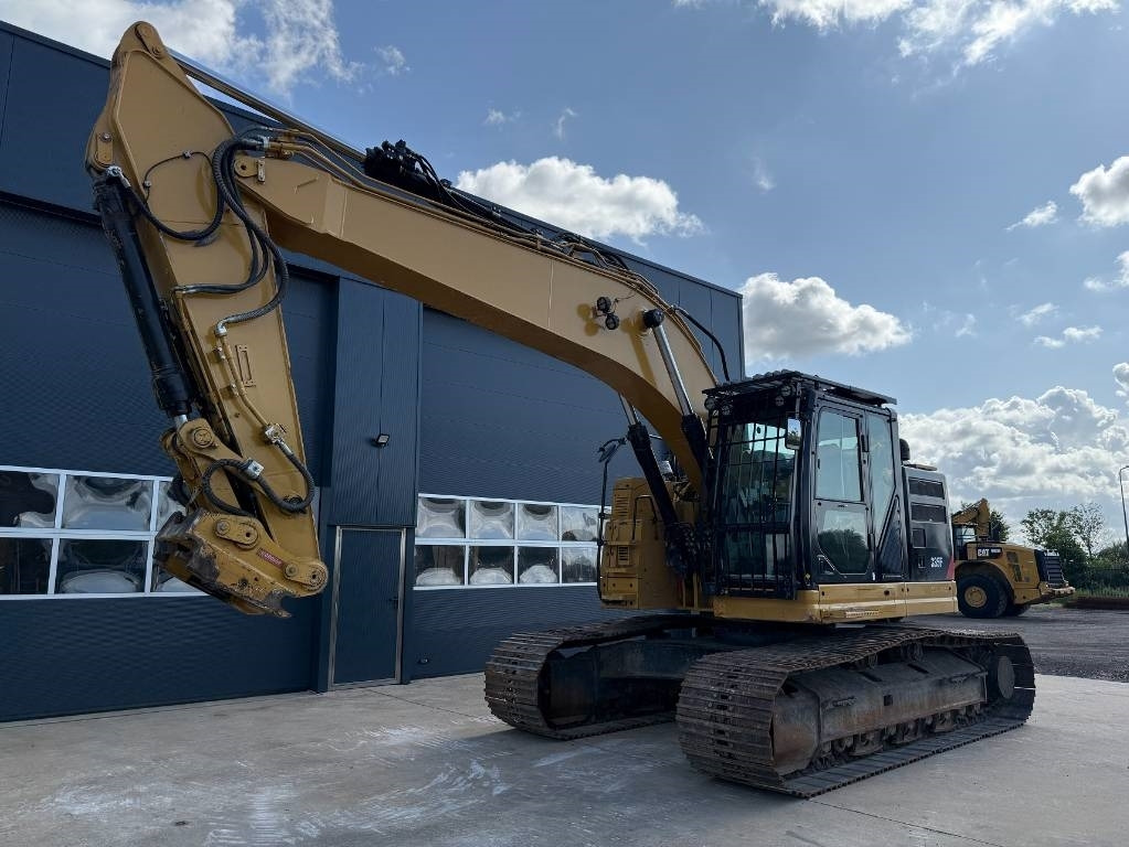 CAT 335 F L CR - Crawler excavator: picture 3 CAT 335 F L CR - Crawler excavator: picture 3
