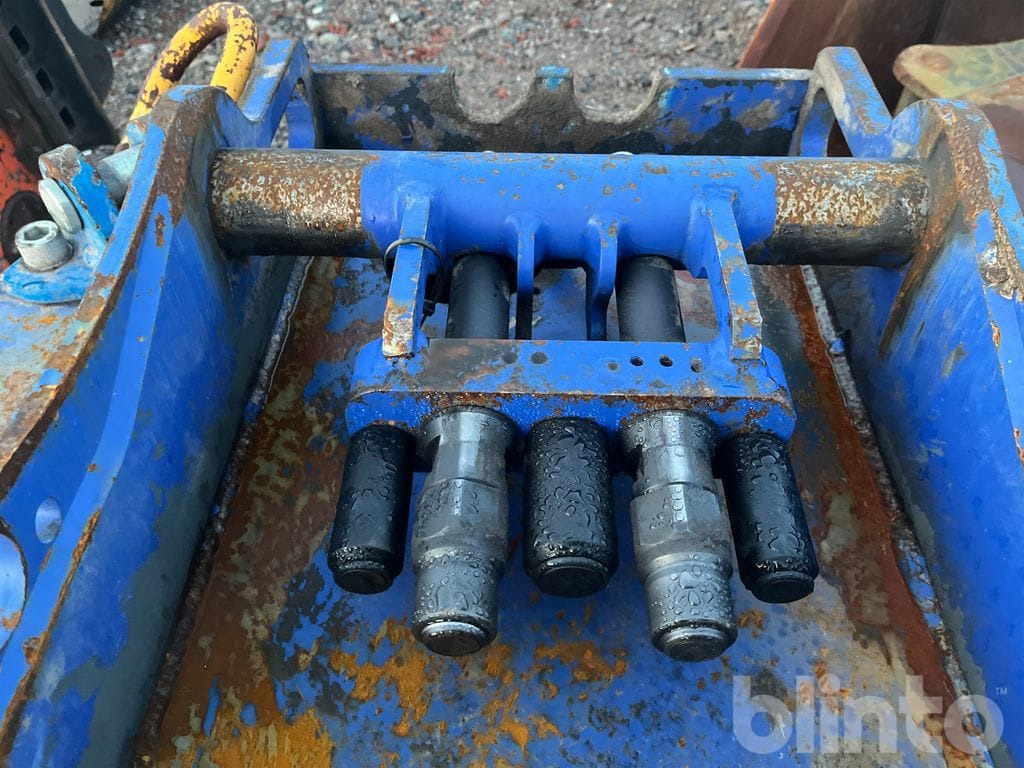 Attachment for Construction machinery Dynaset Oilquick S70: picture 8