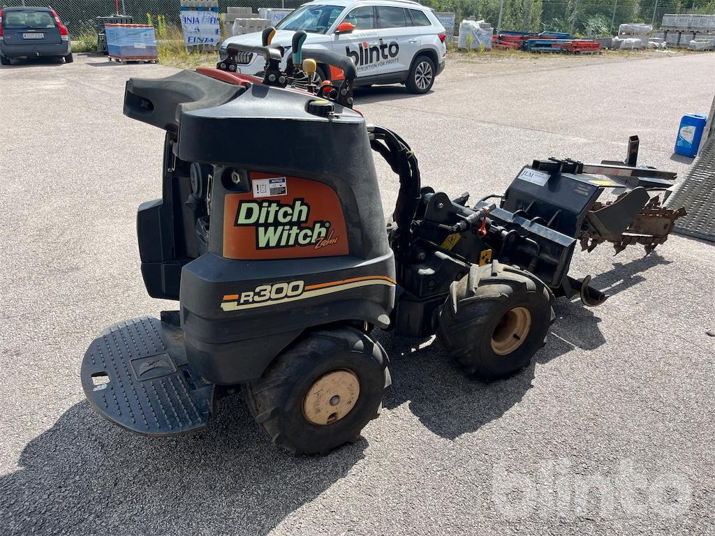 Ditch Witch R300 - Trencher: picture 5 Ditch Witch R300 - Trencher: picture 5