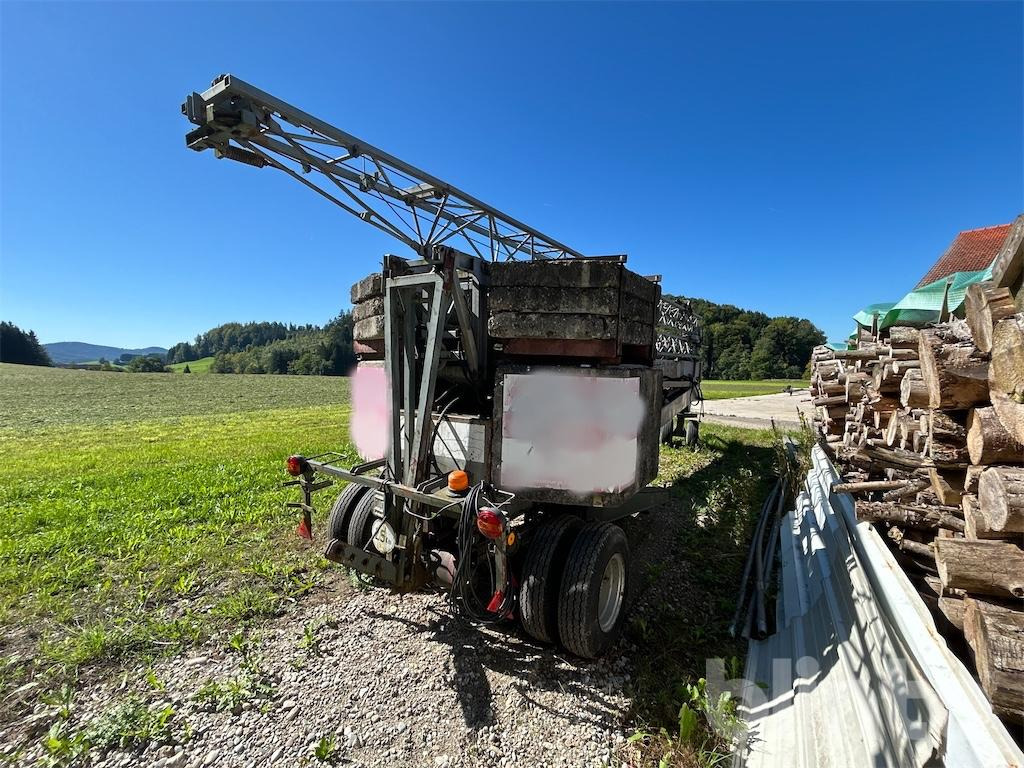 FERRO (1988) - Self-erecting tower crane: picture 1 FERRO (1988) - Self-erecting tower crane: picture 1