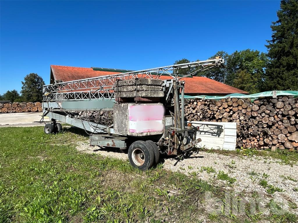 FERRO (1988) - Self-erecting tower crane: picture 2 FERRO (1988) - Self-erecting tower crane: picture 2