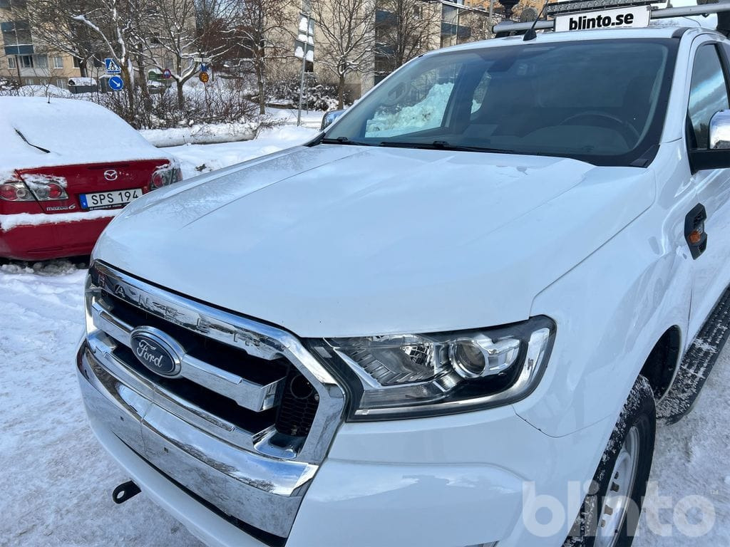 Pickup truck FORD Ranger XLT 4X4: picture 10