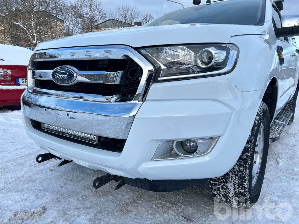 Pickup truck FORD Ranger XLT 4X4: picture 11