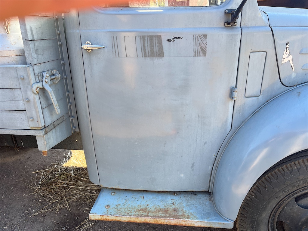 Dropside/ Flatbed truck FORDSON THAMES ET6 500/45: picture 35