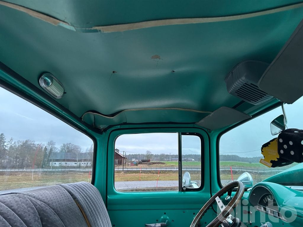 Car transporter truck Ford F350: picture 44 Car transporter truck Ford F350: picture 44