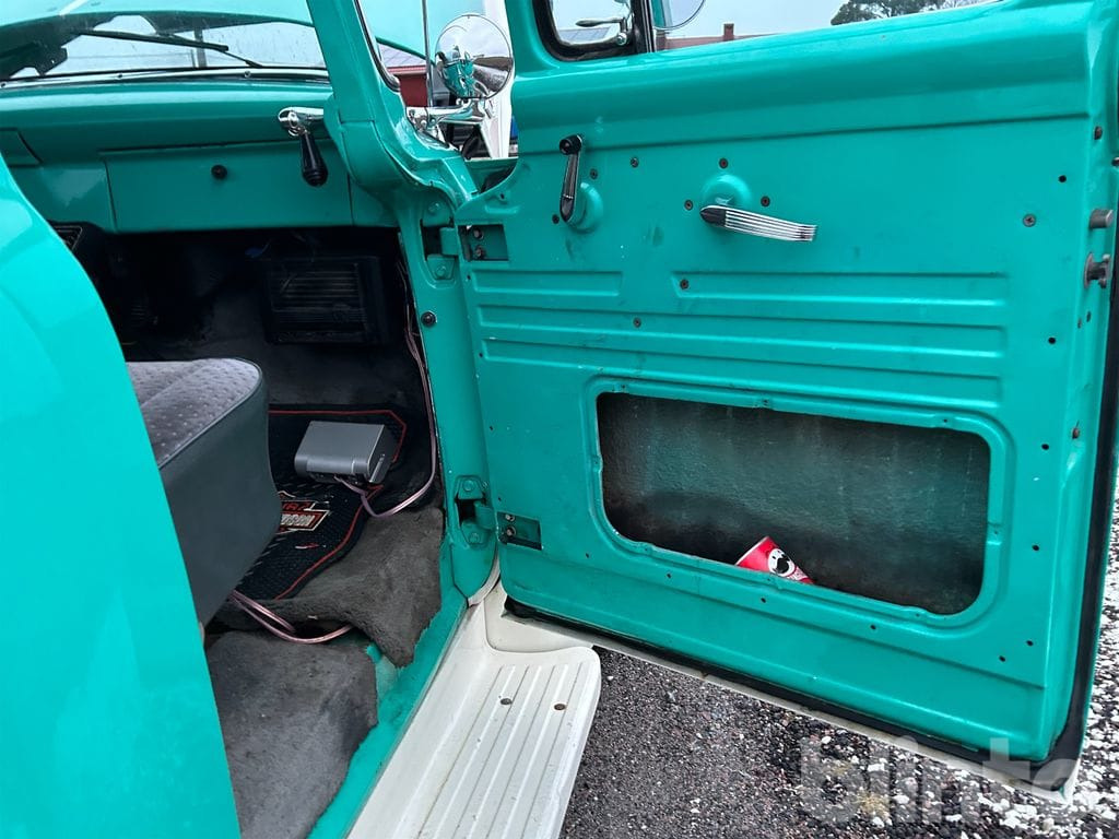 Car transporter truck Ford F350: picture 40 Car transporter truck Ford F350: picture 40