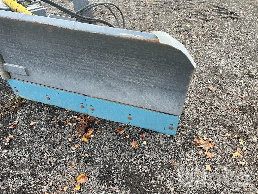 Blade Holms: picture 11