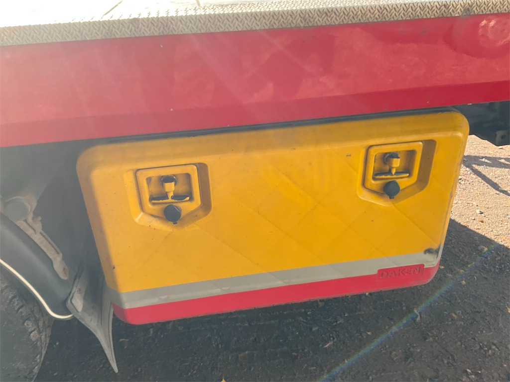Tow truck IVECO: picture 24