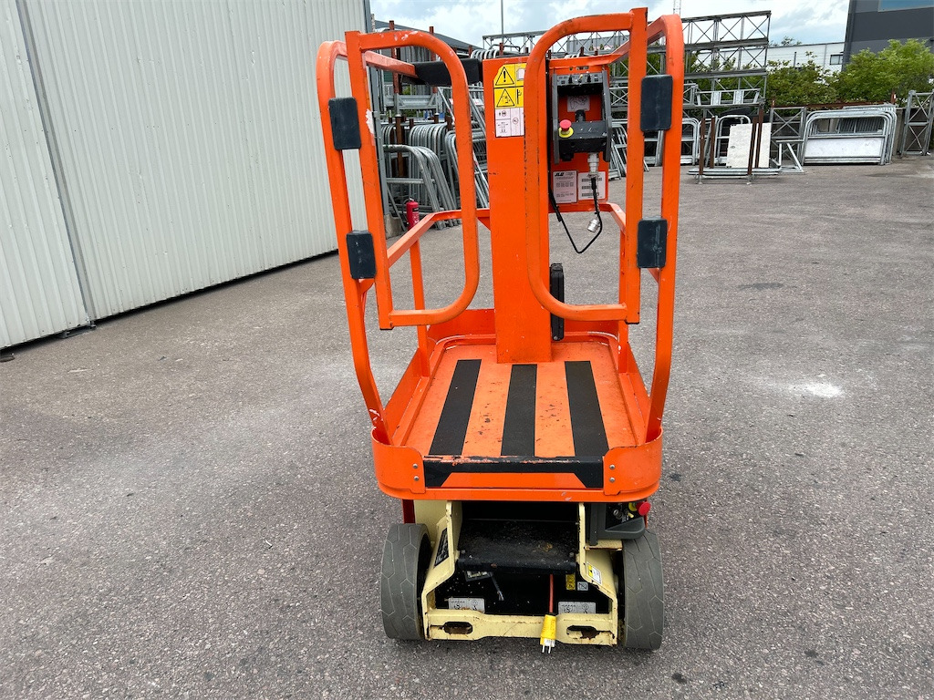 JLG 1230 ES - Vertical mast lift: picture 4 JLG 1230 ES - Vertical mast lift: picture 4