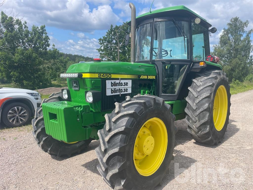 JOHN DEERE 2450 - Farm tractor: picture 2 JOHN DEERE 2450 - Farm tractor: picture 2