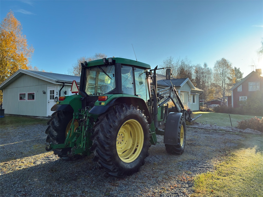 JOHN DEERE 6110 - Farm tractor: picture 5 JOHN DEERE 6110 - Farm tractor: picture 5