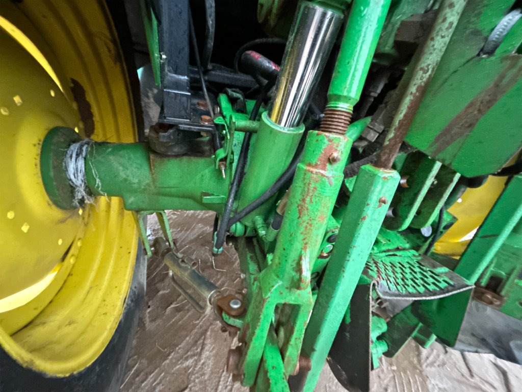 Farm tractor JOHN DEERE 6320E: picture 17