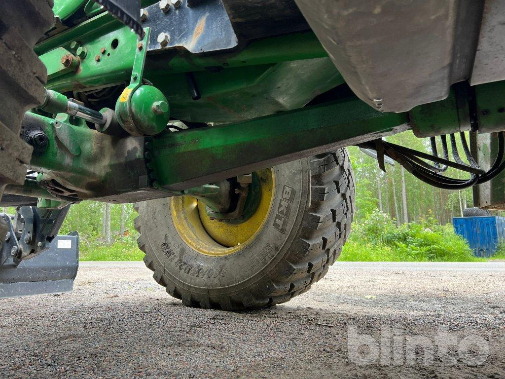 Farm tractor JOHN DEERE 6830 med lastare: picture 18