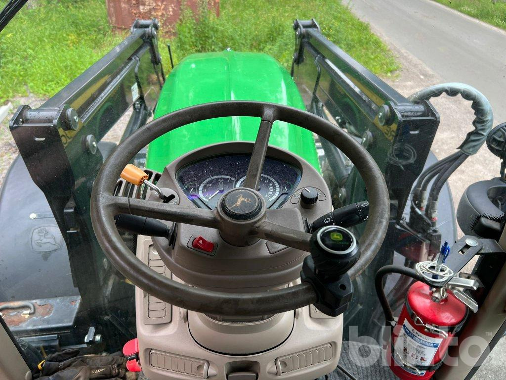 Farm tractor JOHN DEERE 6830 med lastare: picture 16