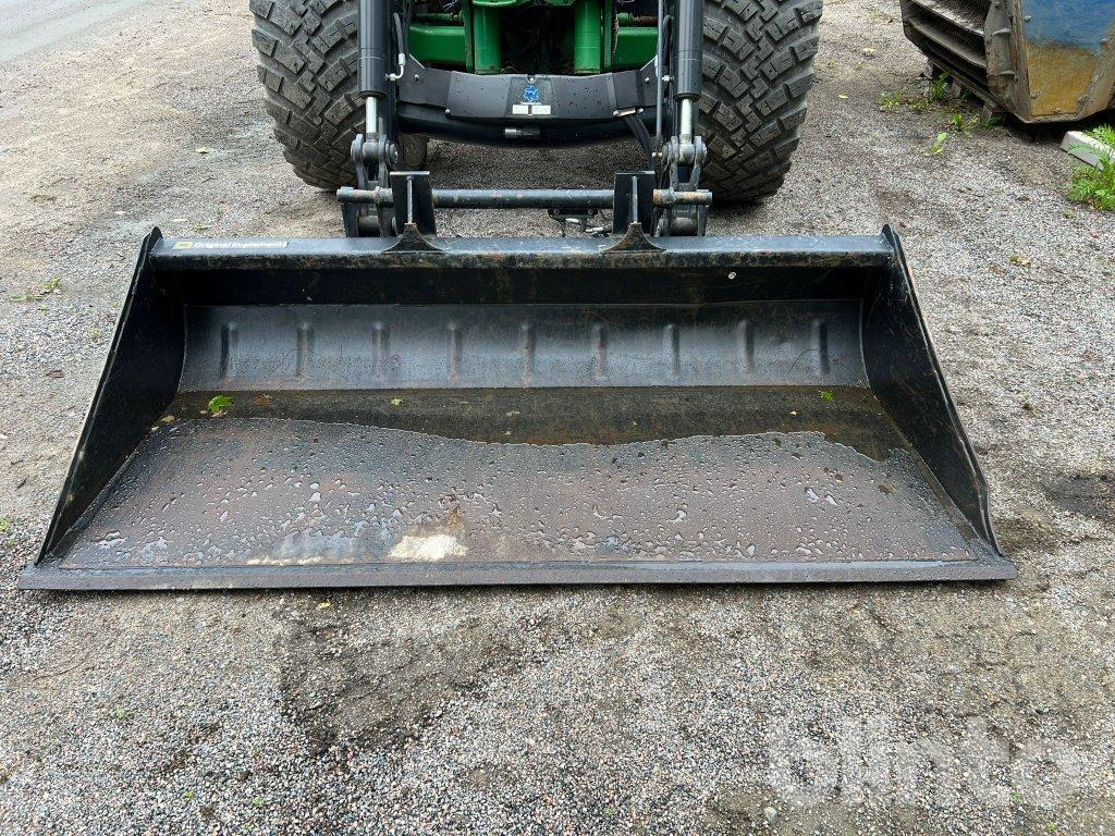 Farm tractor JOHN DEERE 6830 med lastare: picture 34