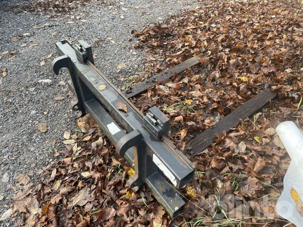 Farm tractor JOHN DEERE 6830 med lastare: picture 50