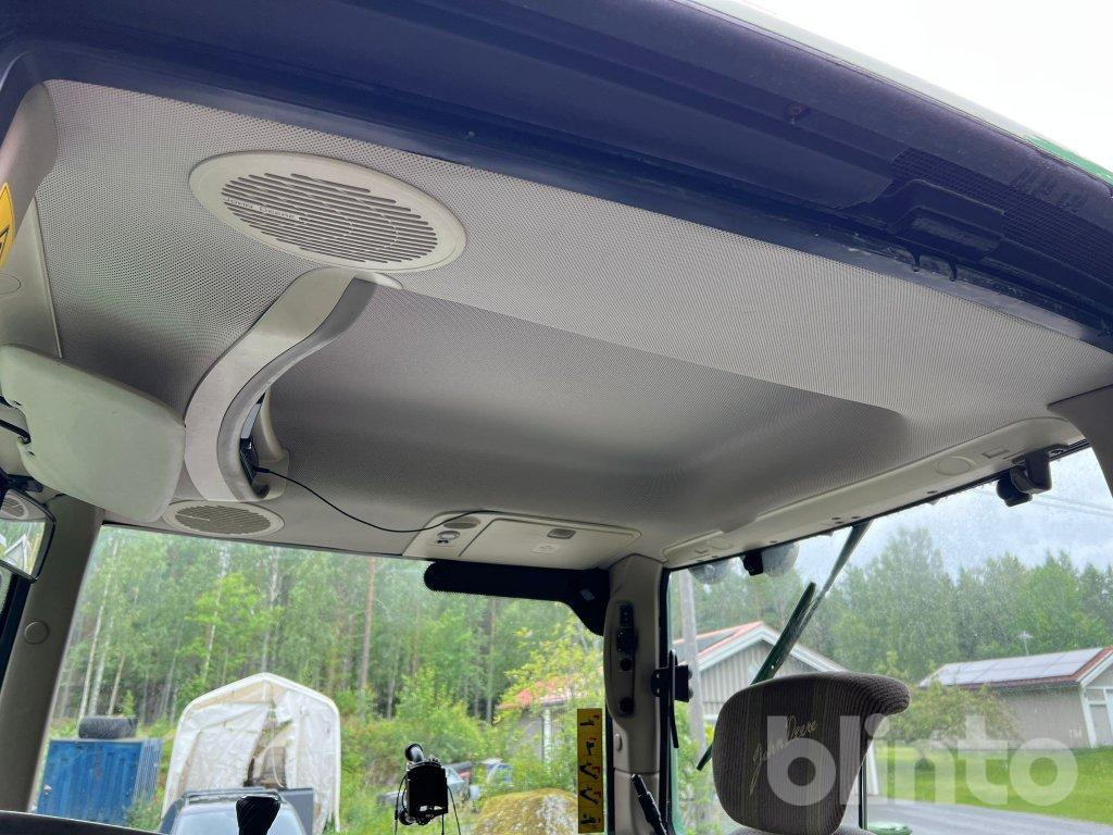 Farm tractor JOHN DEERE 6830 med lastare: picture 17