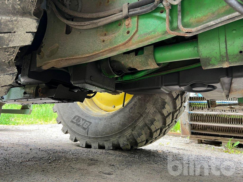 Farm tractor JOHN DEERE 6830 med lastare: picture 24