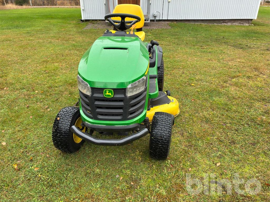 John Deere X167 - Lawn mower: picture 2 John Deere X167 - Lawn mower: picture 2