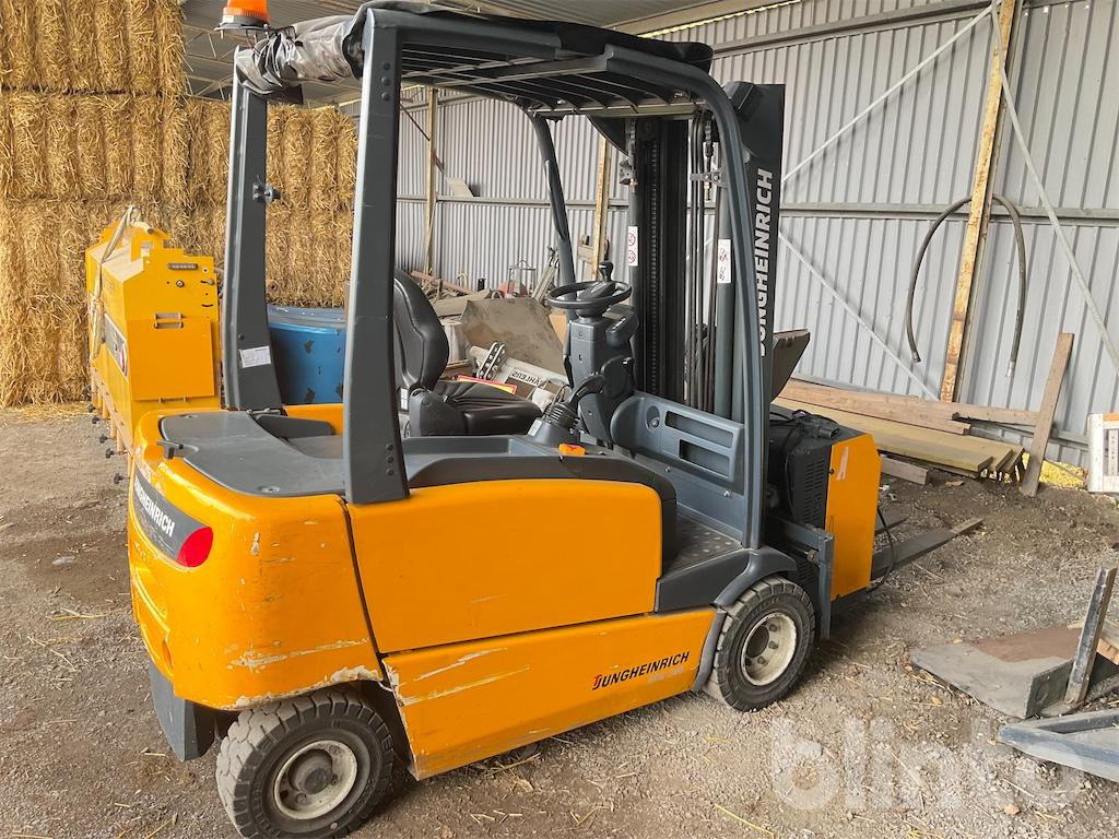 Jungheinrich EFG 318 - Forklift: picture 4 Jungheinrich EFG 318 - Forklift: picture 4