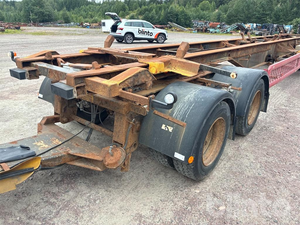 Container transporter/ Swap body trailer KILAFORS SBJB4X-36-130: picture 9