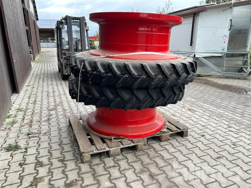 Kleber Crocker - Wheel and tire package for Agricultural machinery: picture 1 Kleber Crocker - Wheel and tire package for Agricultural machinery: picture 1