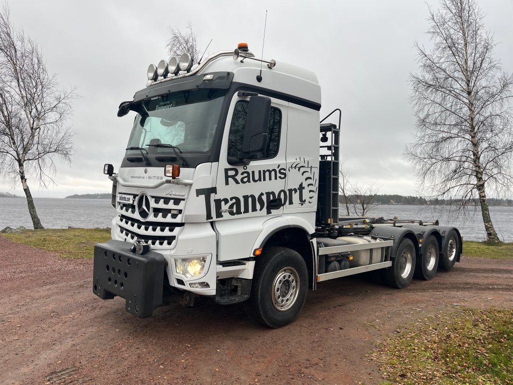 MERCEDES-BENZ Arocs 3251 8x4 - Hook lift truck: picture 1 MERCEDES-BENZ Arocs 3251 8x4 - Hook lift truck: picture 1