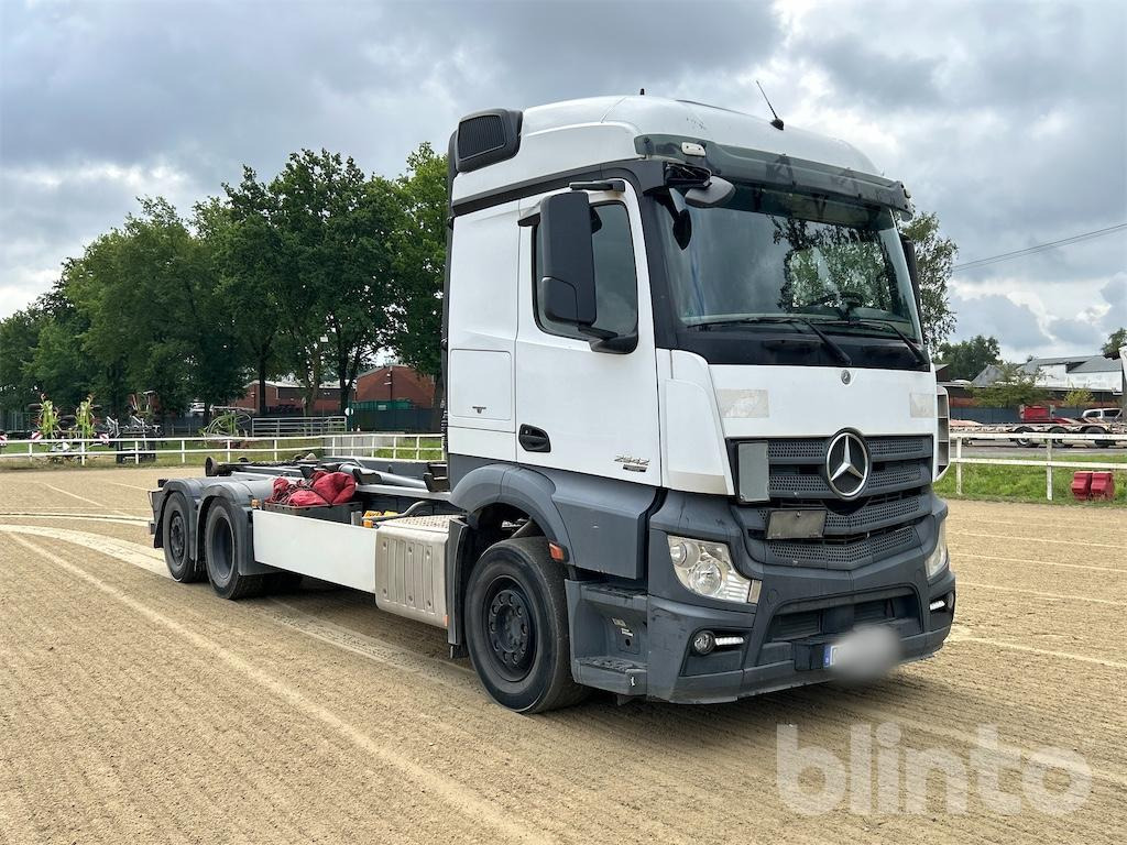 Mercedes-Benz Actros - Hook lift truck: picture 2 Mercedes-Benz Actros - Hook lift truck: picture 2