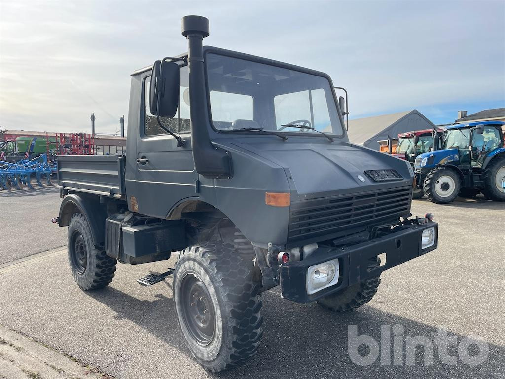 Mercedes Benz Unimog 424 (1981) - Dropside/ Flatbed truck: picture 2 Mercedes Benz Unimog 424 (1981) - Dropside/ Flatbed truck: picture 2