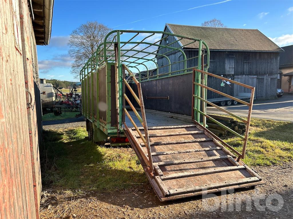 Pronar T046/2 (2003) - Livestock trailer: picture 2 Pronar T046/2 (2003) - Livestock trailer: picture 2