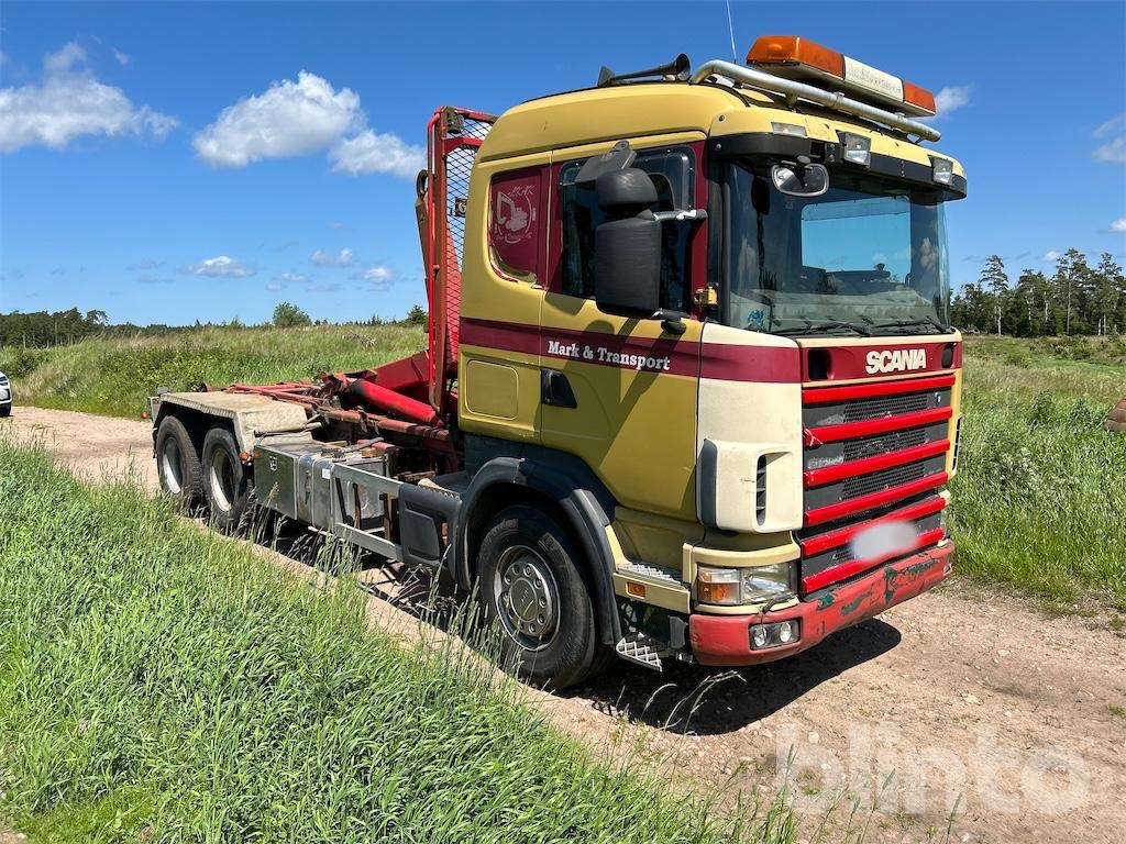 SCANIA R124GB6X2NZ470 - Hook lift truck: picture 2 SCANIA R124GB6X2NZ470 - Hook lift truck: picture 2