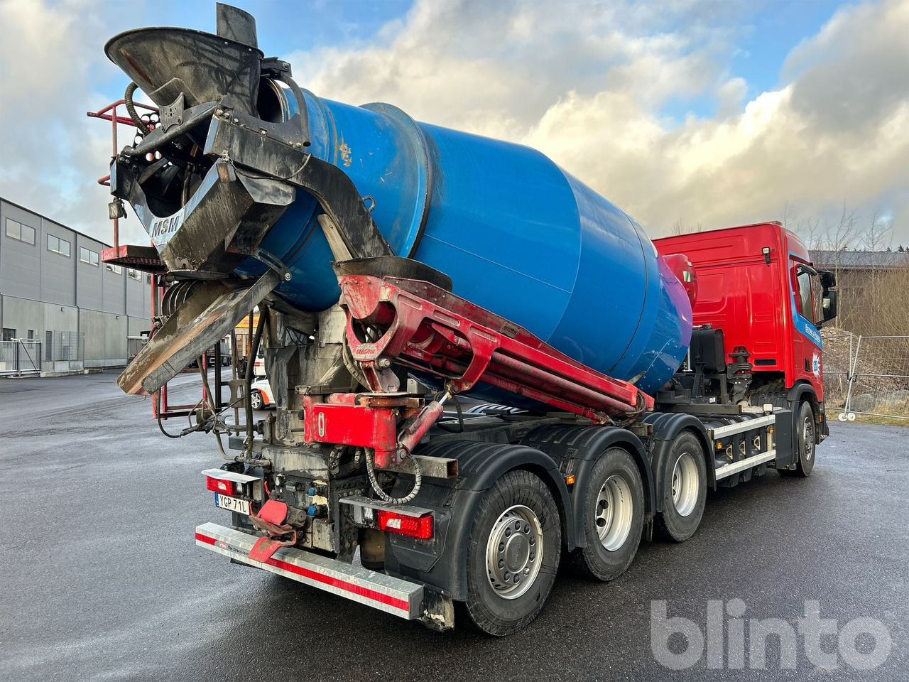 SCANIA R410B 8x4 Betongbil med Lastväxlare CNG Gas - Concrete mixer truck: picture 3 SCANIA R410B 8x4 Betongbil med Lastväxlare CNG Gas - Concrete mixer truck: picture 3