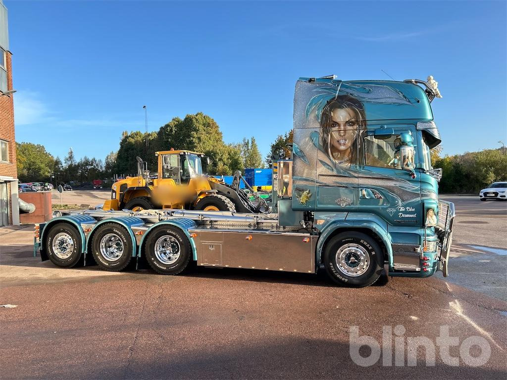 SCANIA R560LB 8X4 med HIAB 24T krok - Hook lift truck: picture 2 SCANIA R560LB 8X4 med HIAB 24T krok - Hook lift truck: picture 2