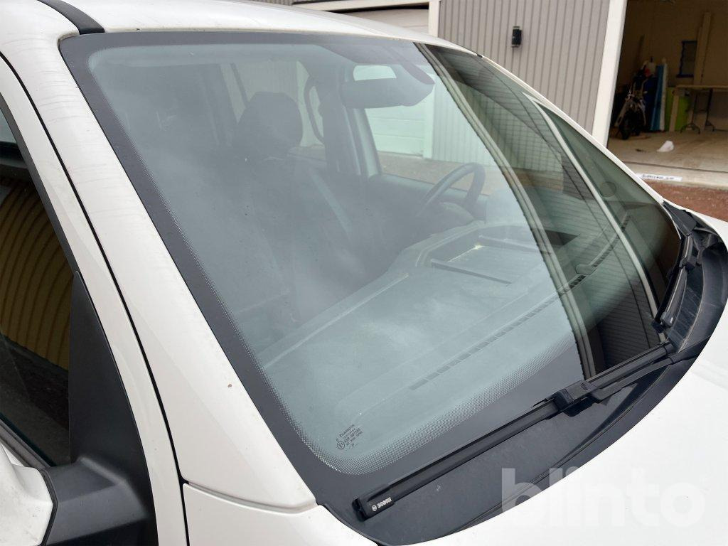 Pickup truck VOLKSWAGEN AMAROK 3.0 V6 TDI: picture 23