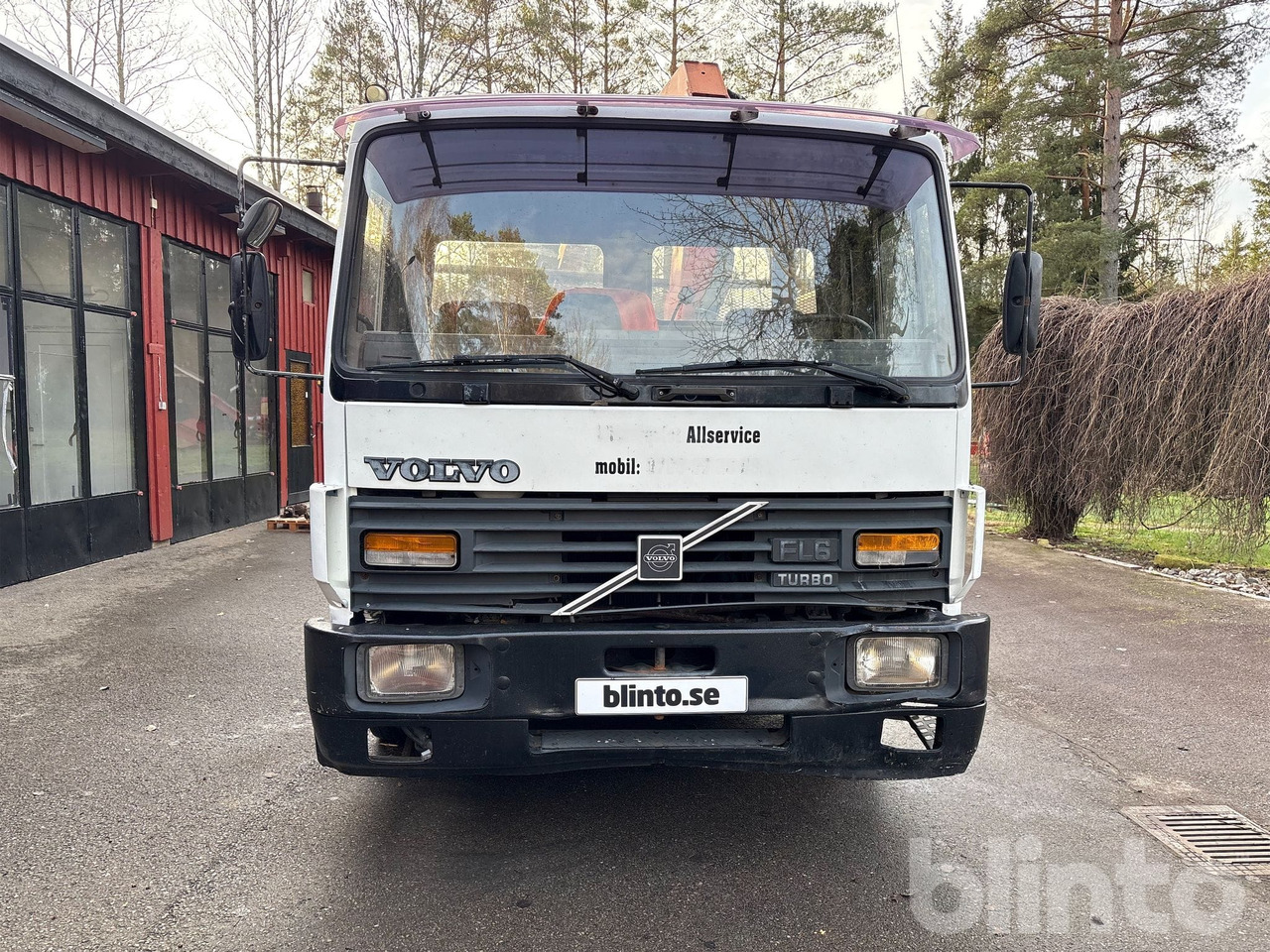 VOLVO FL614 4X2 - Tipper, Crane truck: picture 2 VOLVO FL614 4X2 - Tipper, Crane truck: picture 2