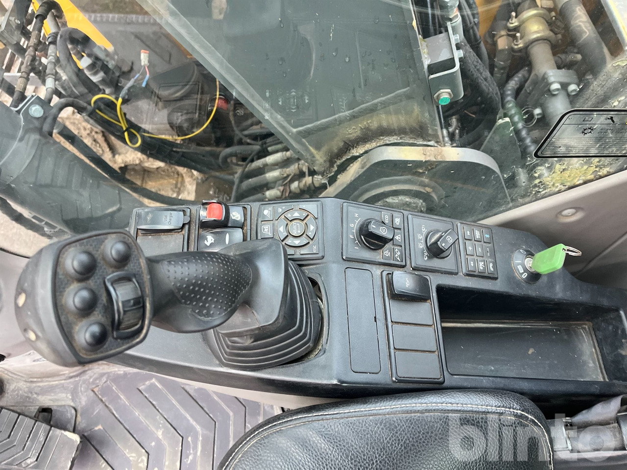 Crawler excavator Volvo ECR145EL: picture 19