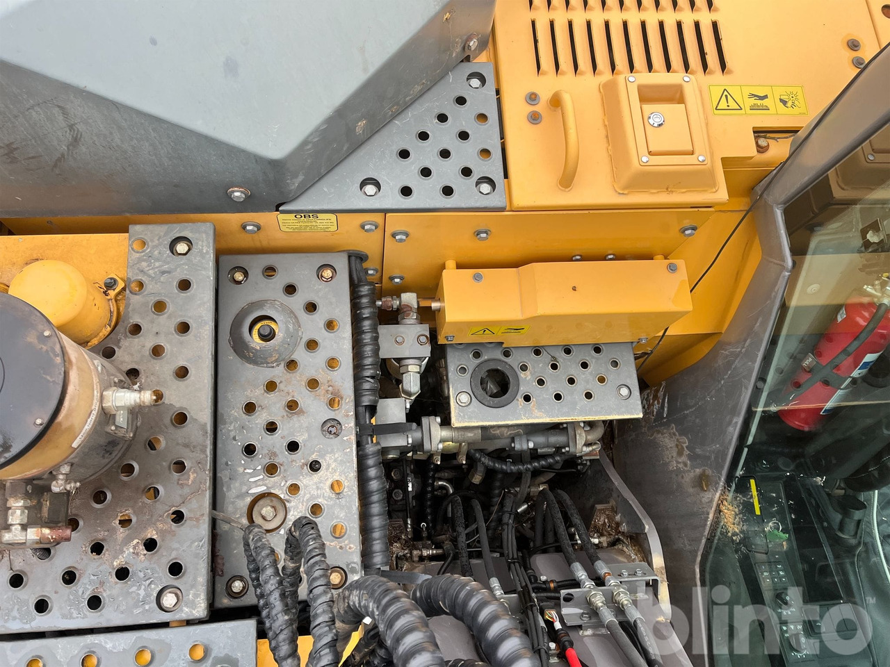 Crawler excavator Volvo ECR145EL: picture 48