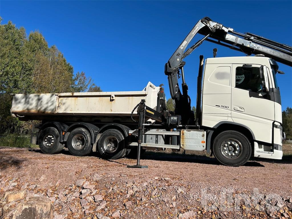 Volvo FH500 - Hook lift truck, Crane truck: picture 2 Volvo FH500 - Hook lift truck, Crane truck: picture 2