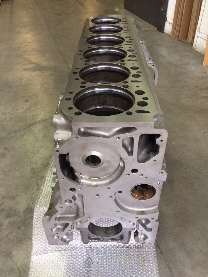 BASAMENTO MAN D2866 / D2876 / E2866 / E2876 - F2000 / BUS / INDUSTRIALI - Crankcase for Bus: picture 5 BASAMENTO MAN D2866 / D2876 / E2866 / E2876 - F2000 / BUS / INDUSTRIALI - Crankcase for Bus: picture 5