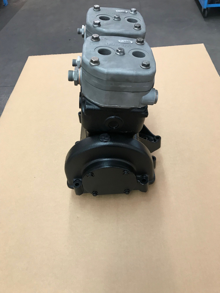 COMPRESSORE ARIA BICILINDRICO RAFFREDDATO AD ACQUA - MAN 51541007190 - Air compressor: picture 4 COMPRESSORE ARIA BICILINDRICO RAFFREDDATO AD ACQUA - MAN 51541007190 - Air compressor: picture 4