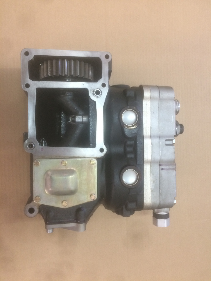 COMPRESSORE ARIA BICILINDRICO SENZA PRESA DI FORZA MAN / KNORR - Air compressor: picture 1 COMPRESSORE ARIA BICILINDRICO SENZA PRESA DI FORZA MAN / KNORR - Air compressor: picture 1