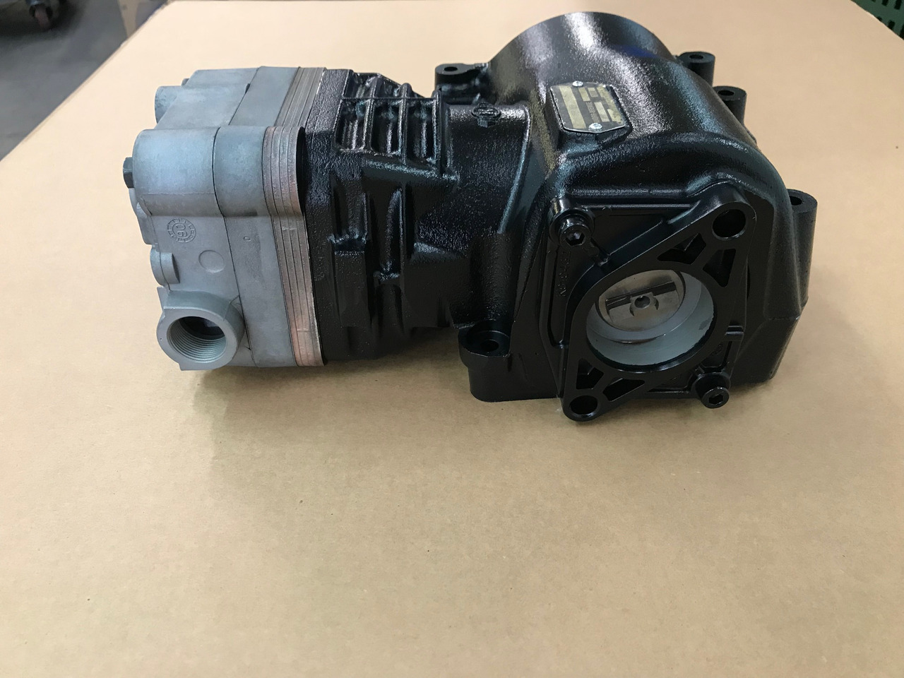 COMPRESSORE ARIA MONOCILINDRICO MAN 51541007095 - Air compressor: picture 5 COMPRESSORE ARIA MONOCILINDRICO MAN 51541007095 - Air compressor: picture 5