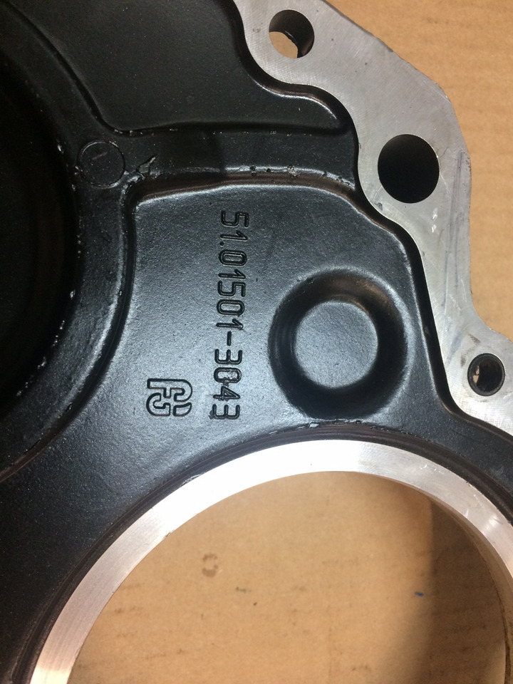 COPERCHIO BASAMENTO MAN 51015015025 - Crankcase for Truck: picture 3 COPERCHIO BASAMENTO MAN 51015015025 - Crankcase for Truck: picture 3