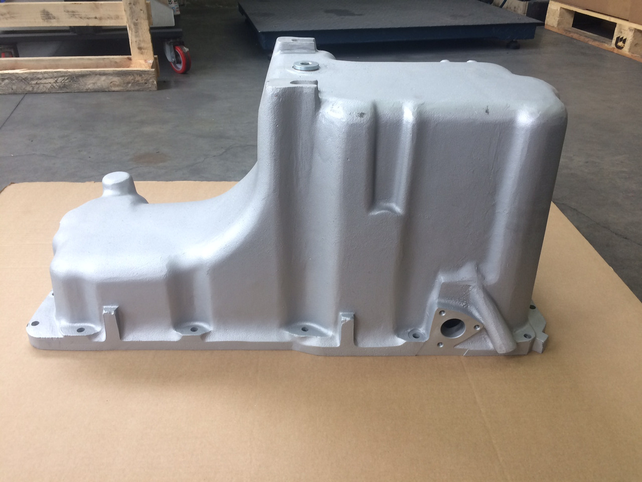 COPPA OLIO MERCEDES OM442 - VERSIONE TRUCK - A4420100413 - Oil pan: picture 4 COPPA OLIO MERCEDES OM442 - VERSIONE TRUCK - A4420100413 - Oil pan: picture 4