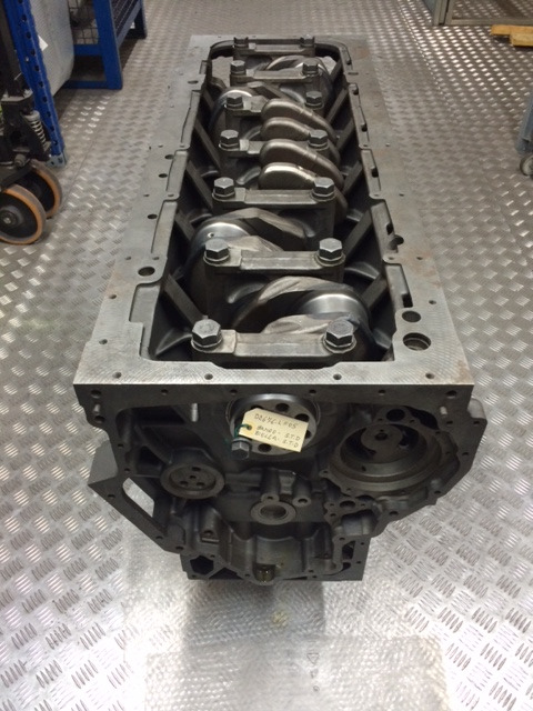 KIT BASAMENTO + ALBERO MOTORE MAN D2676 - Crankcase for Truck: picture 1 KIT BASAMENTO + ALBERO MOTORE MAN D2676 - Crankcase for Truck: picture 1