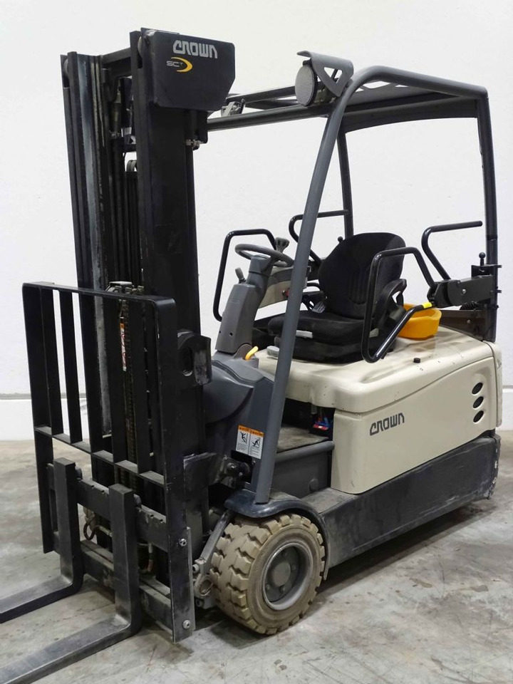 Crown SCT6060-2.0 - Electric forklift: picture 5 Crown SCT6060-2.0 - Electric forklift: picture 5