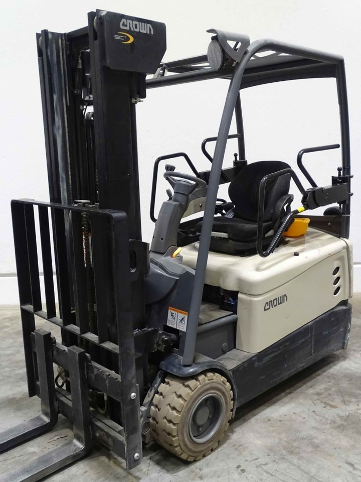 Crown SCT6060-2.0 - Electric forklift: picture 4 Crown SCT6060-2.0 - Electric forklift: picture 4