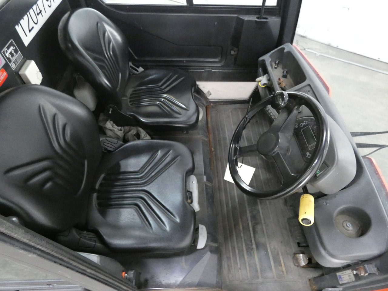 Linde P250 - Tow tractor: picture 3 Linde P250 - Tow tractor: picture 3