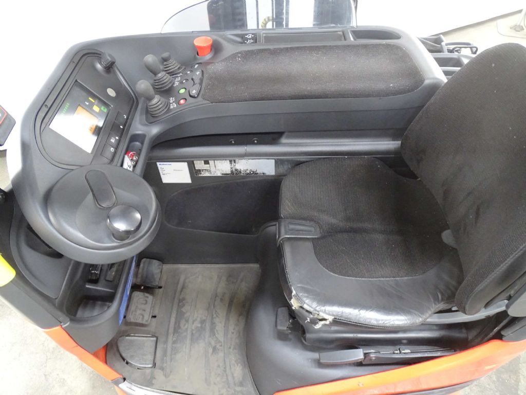 Linde R16HD-01 - Reach truck: picture 3 Linde R16HD-01 - Reach truck: picture 3