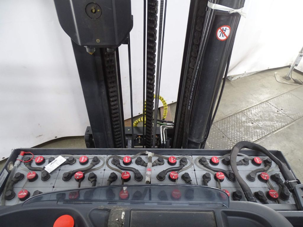 Linde R16HD-01 - Reach truck: picture 4 Linde R16HD-01 - Reach truck: picture 4